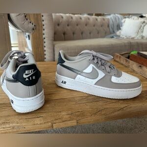 Nike Air Force One Sneakers in Grey/Taupe White and Black. Size 4